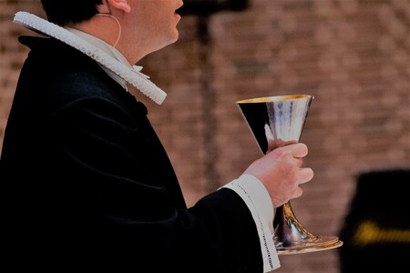 Billede af præst Billede af præst til nadver